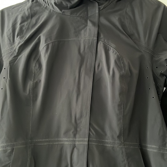 EUC Lululemon running jacket - Picture 3 of 15